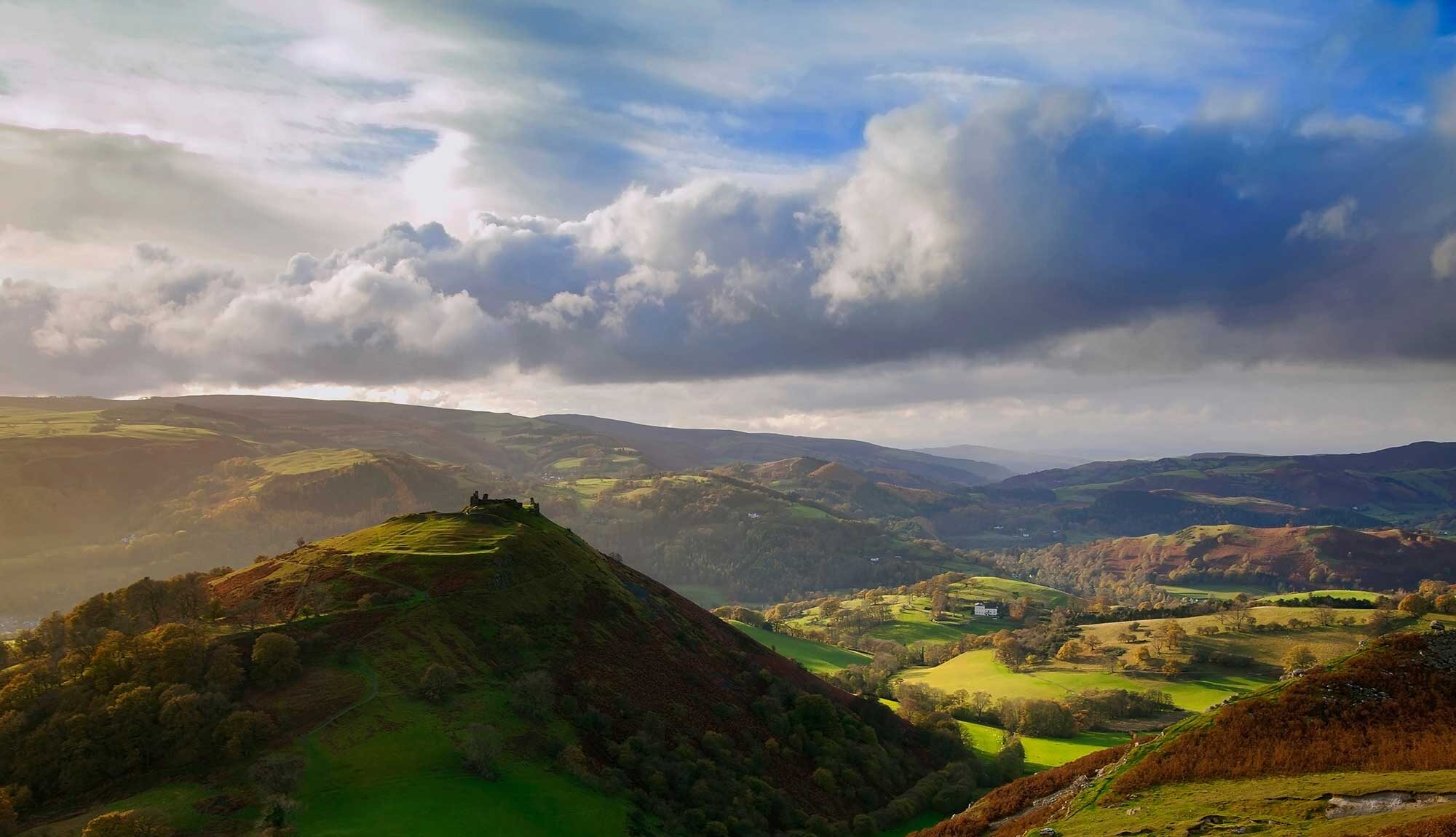 *Castell Dinas Brân