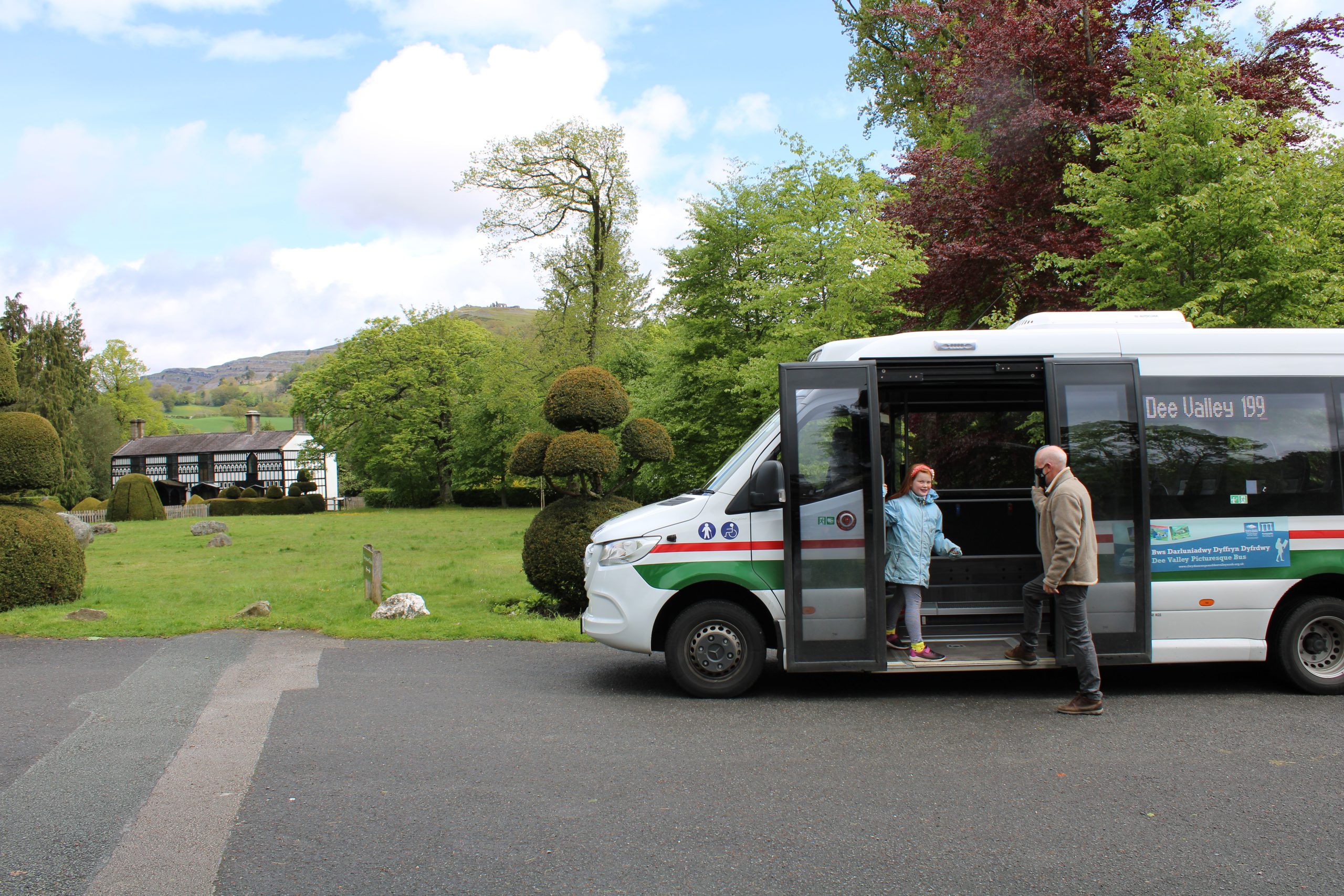 Bus at Plas Newydd